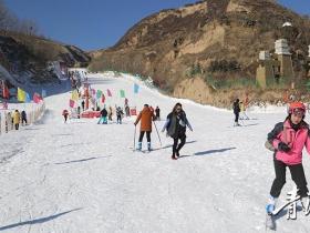 青海第九届彩虹冰雪节开幕