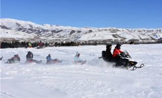  吉林打造世界冰雪旅游目的地：白金产业迎全新发展机遇 