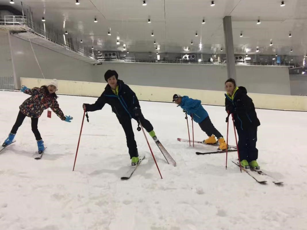 第四届旅发会在关岭冰雪小镇举行6