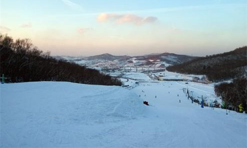 吉林铭山绿洲滑雪场