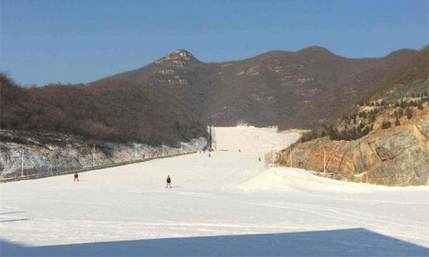 内蒙古扎兰屯金龙山滑雪场