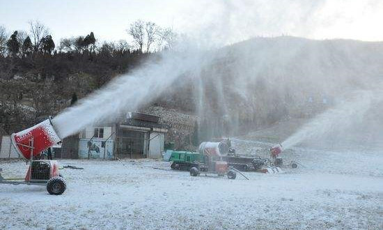 滑雪场造雪