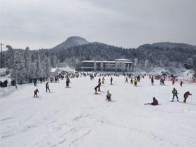 浙江宁波奉化商量岗滑雪场