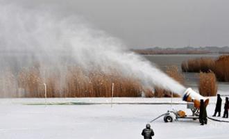 天然降雪和造雪机产雪谁更适合滑雪场？