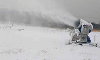 滑雪场人工造雪机造的雪和天然雪哪个更环保？