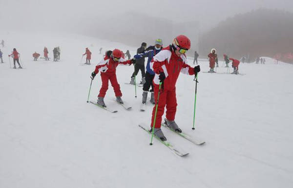 央视网评：把我国冰雪运动搞上去 3