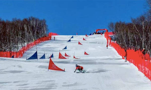 鼓励学生上冰上雪，北京市级冰雪示范校已有200多所