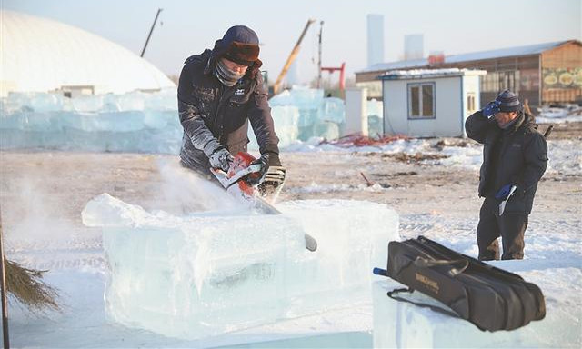 哈尔滨冰雪大世界冰建施工正式开始