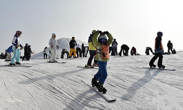 黑龙江着力打造群众冰雪运动“热效应”