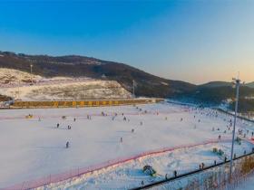 浙江安吉滑雪场是人造雪吗？