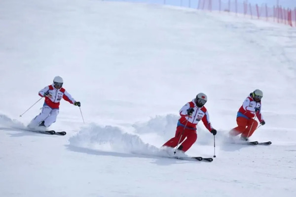 户外滑雪场